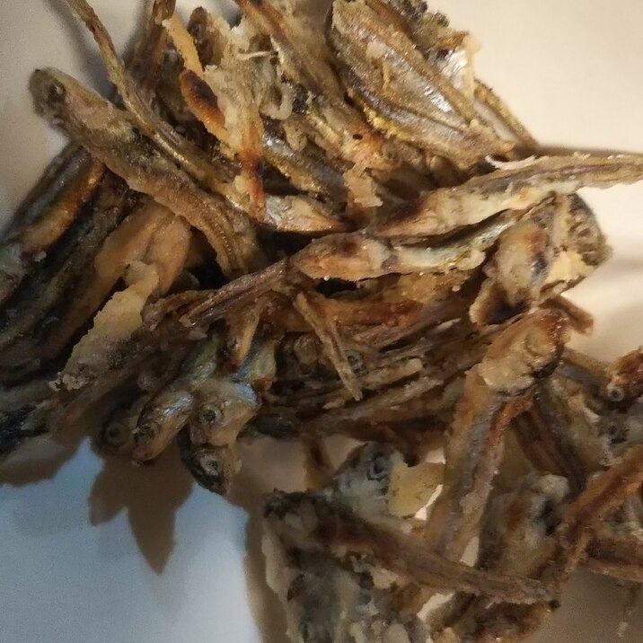 小魚のカリカリ揚げ